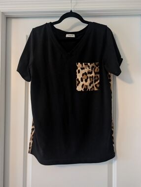 Black Short-Sleeve Tee with Leopard Pocket And Leopard Back